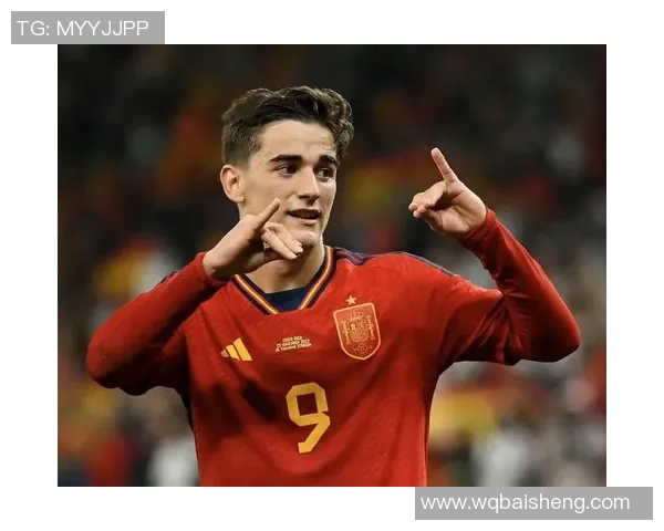 足球明星加维挂件热销背后的故事与球迷的情感连接