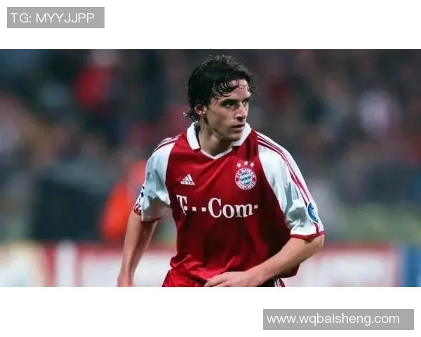 足球明星帅哥穿西服的魅力瞬间展现时尚与运动的完美结合